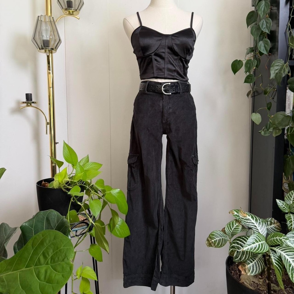 American Eagle Women Black Corduroy Wide Leg Cargo Pants High Waisted Size 0 S